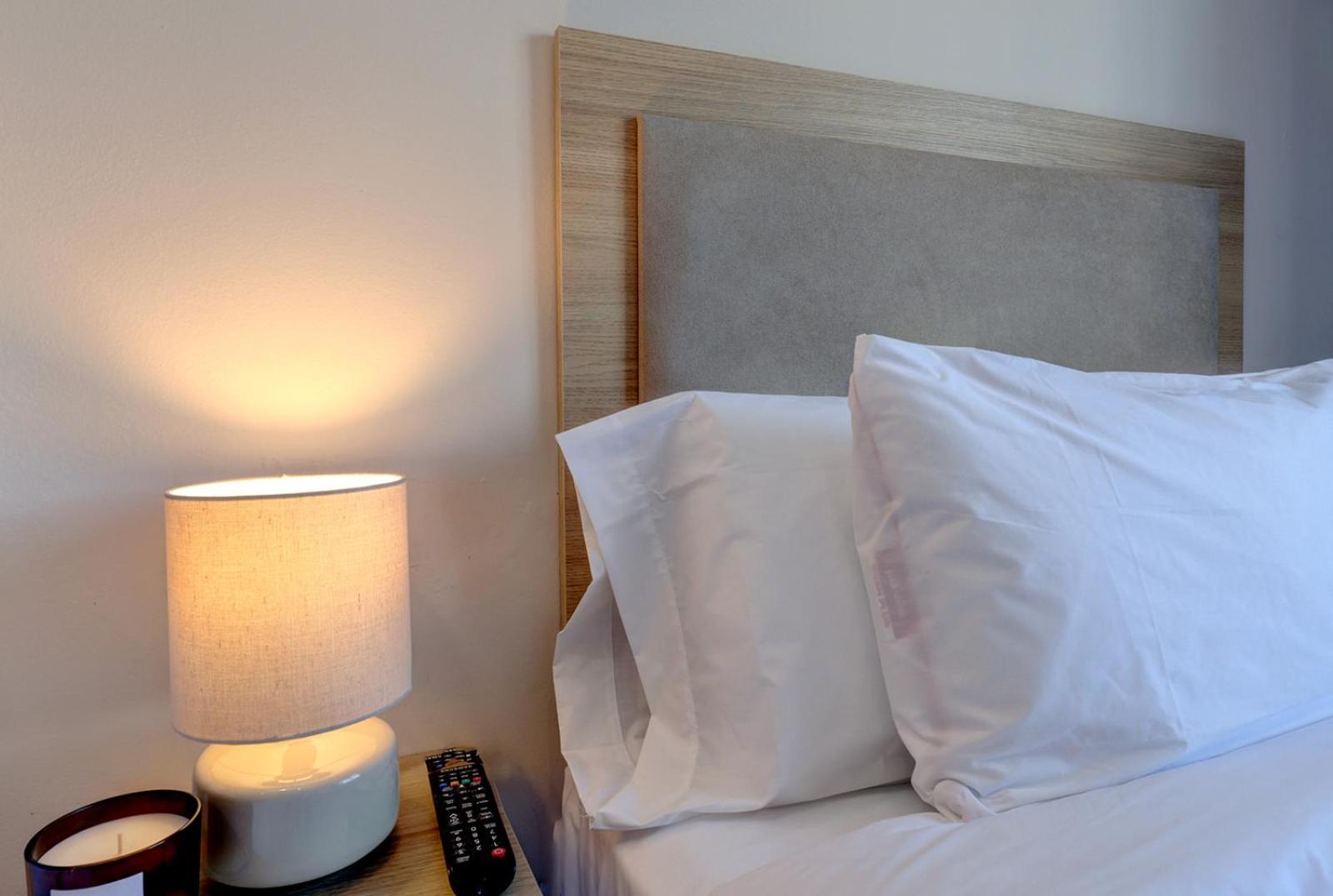 Hostal Puerta Almar إِستيبونا المظهر الخارجي الصورة