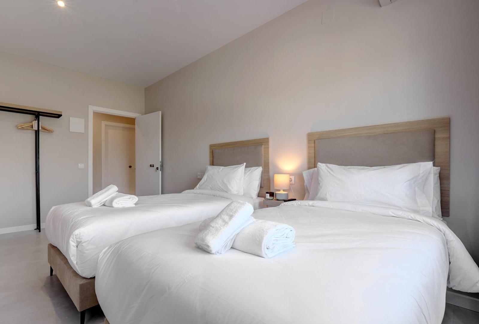 Hostal Puerta Almar إِستيبونا المظهر الخارجي الصورة