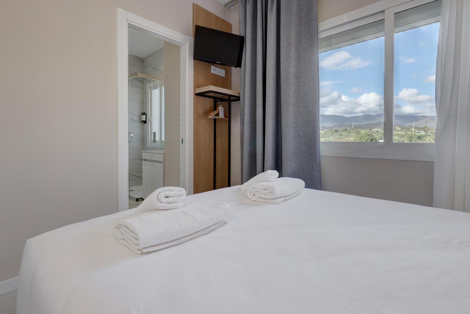 Hostal Puerta Almar إِستيبونا المظهر الخارجي الصورة