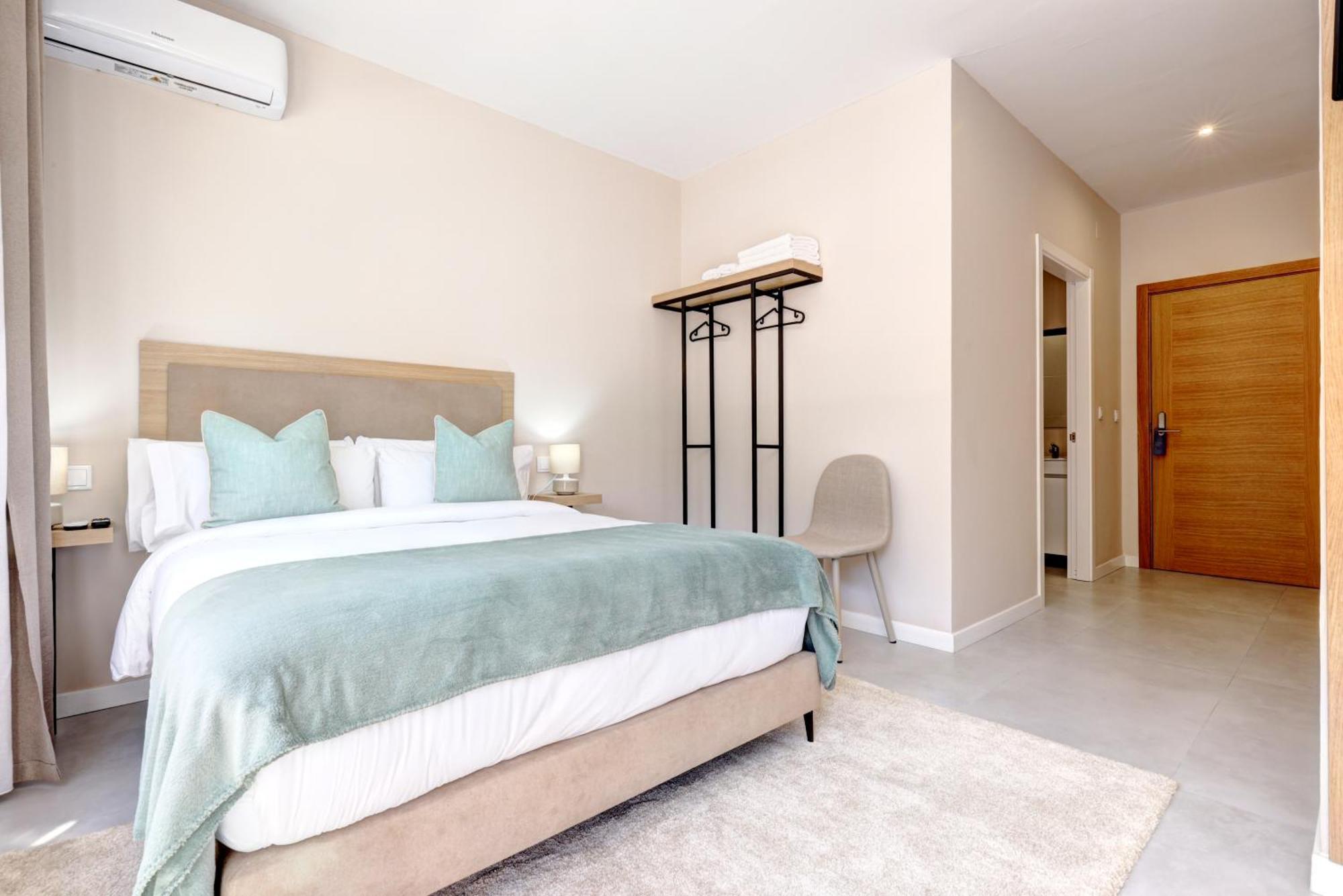Hostal Puerta Almar إِستيبونا المظهر الخارجي الصورة