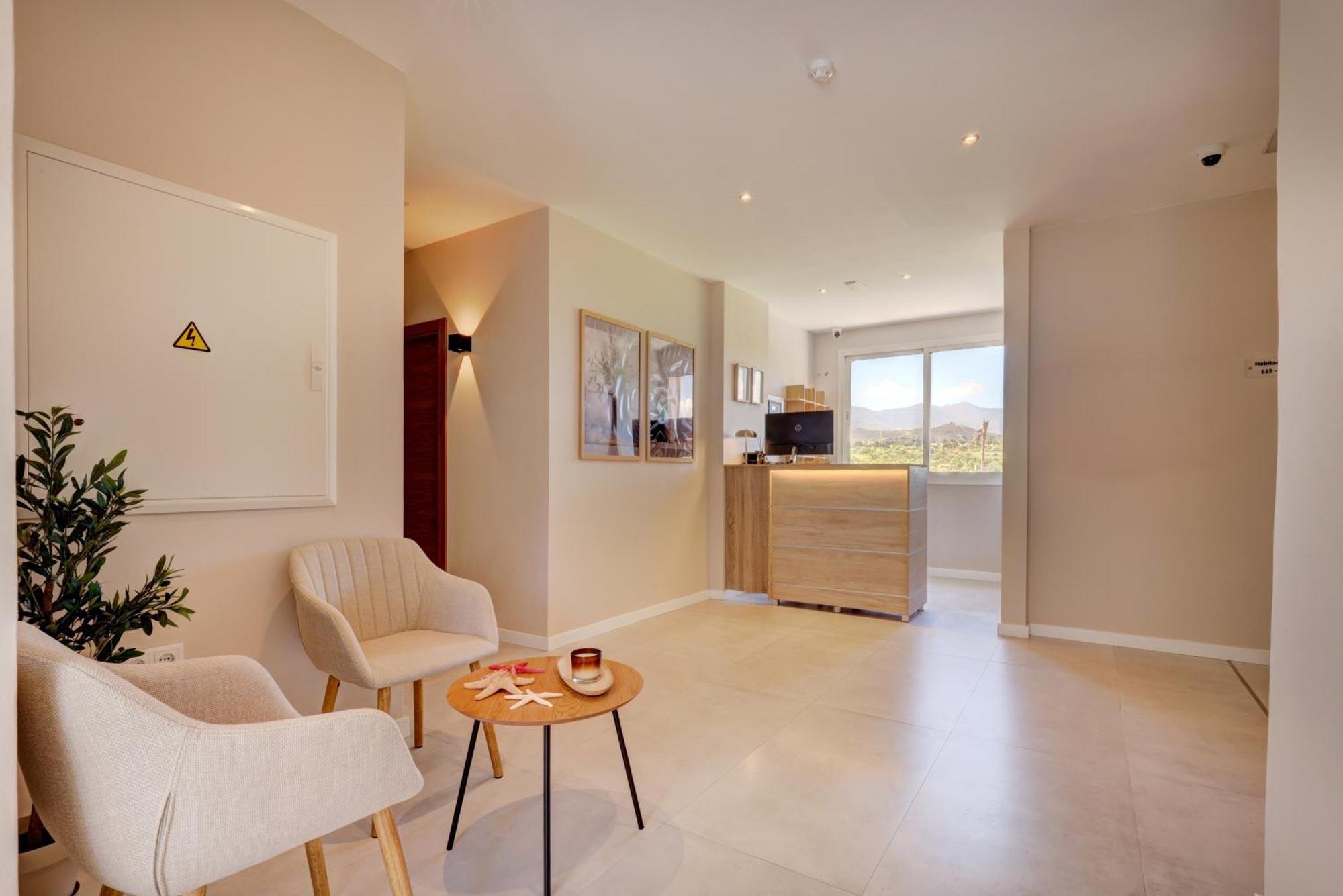 Hostal Puerta Almar إِستيبونا المظهر الخارجي الصورة