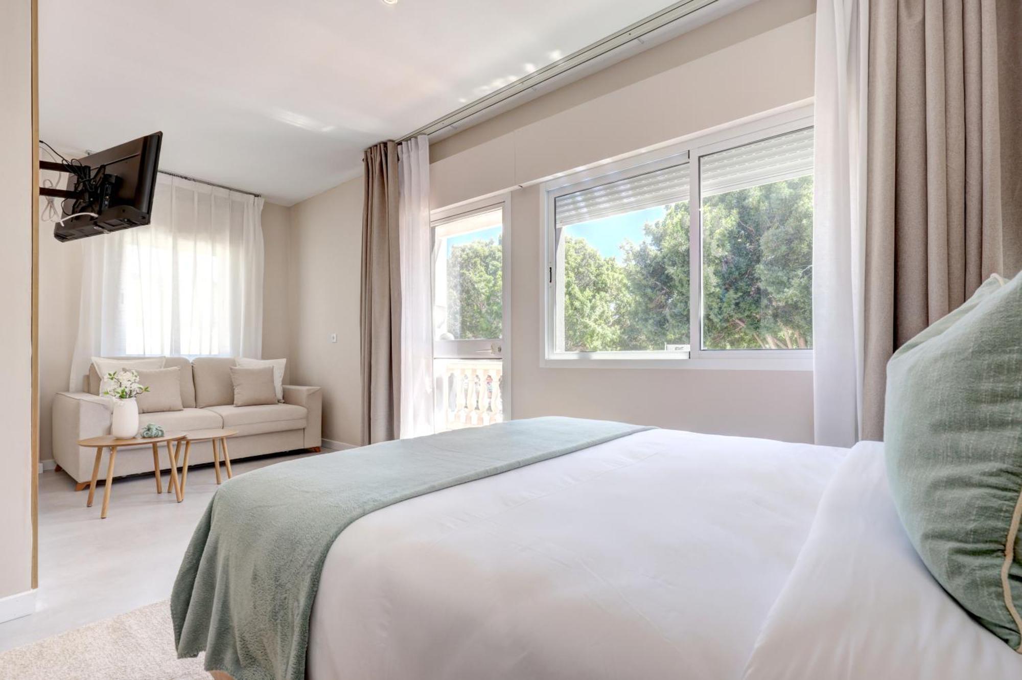 Hostal Puerta Almar إِستيبونا المظهر الخارجي الصورة