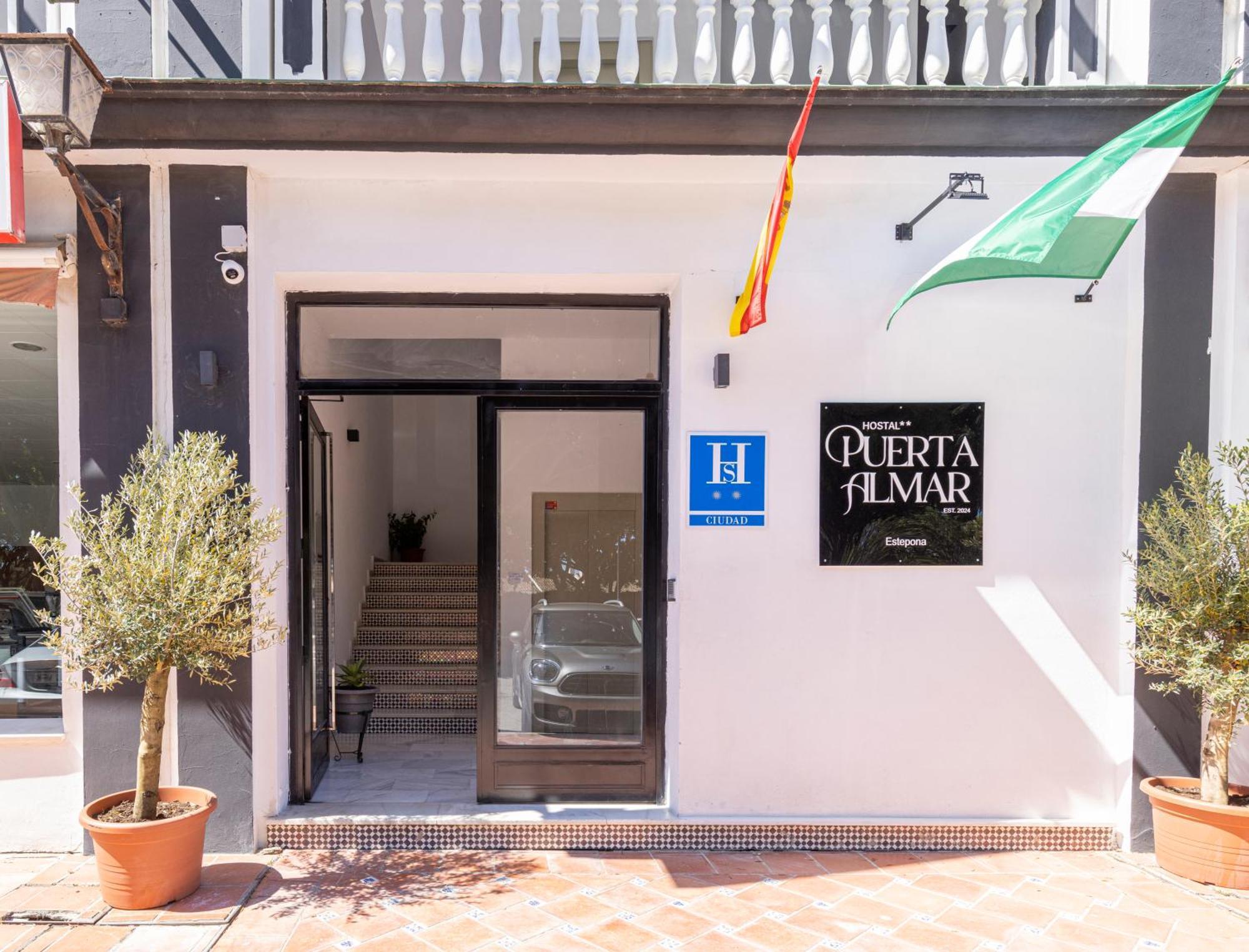 Hostal Puerta Almar إِستيبونا المظهر الخارجي الصورة